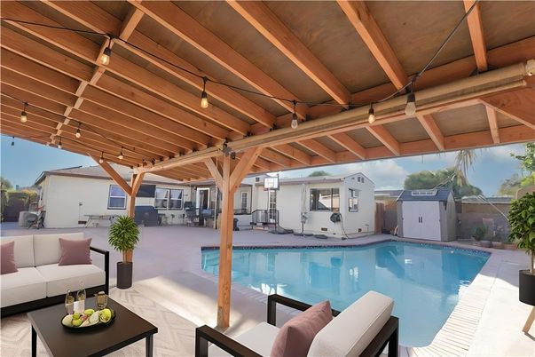 Exterior, Pool