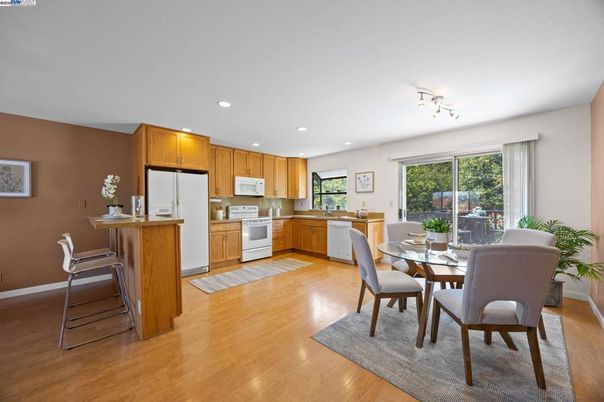 Dining room, Interior, Kitchen, Recessed Lighting, Wood Texture Flooring