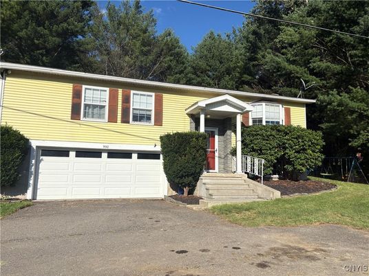 Attached, Exterior, Facade, Raised Ranch