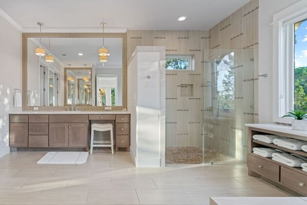 Bathroom, Glass Shower, Interior, Pendant Lights, Recessed Lighting