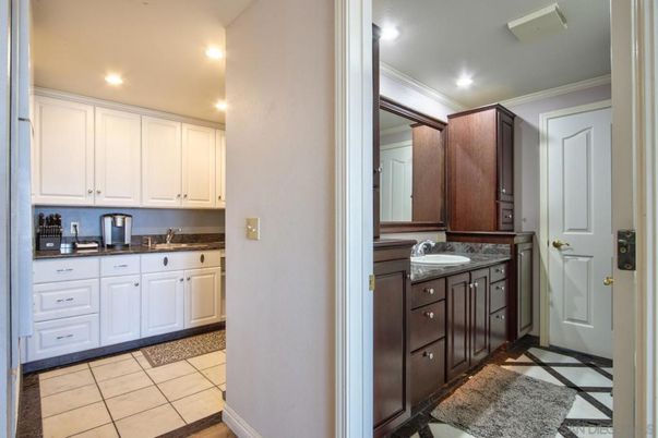 Bathroom, Interior, Kitchen, Recessed Lighting