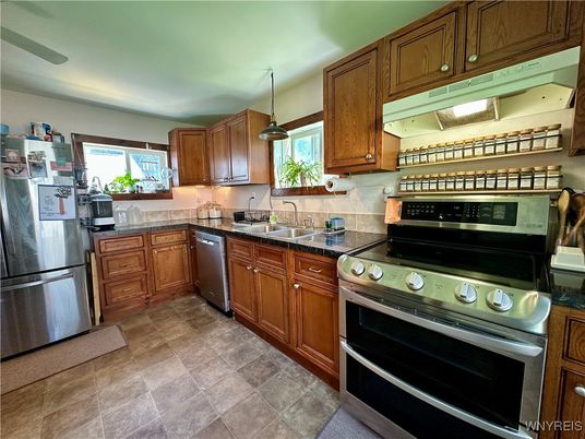 Interior, Kitchen, Pendant Lights, Stainless Steel Appliances
