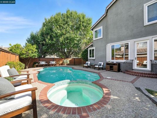 Exterior, Hot Tub, Pool