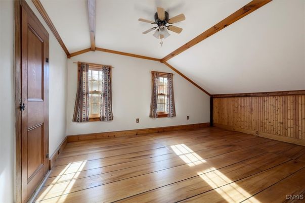Empty room, Interior, Wooden Beams, Wood Texture Flooring