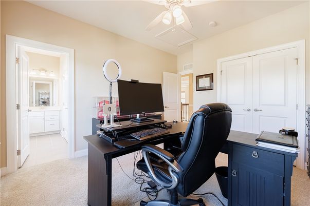 Home Office, Interior