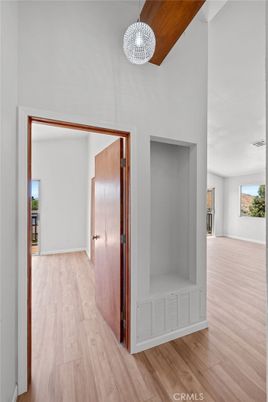 Interior, Pendant Lights, Wood Texture Flooring