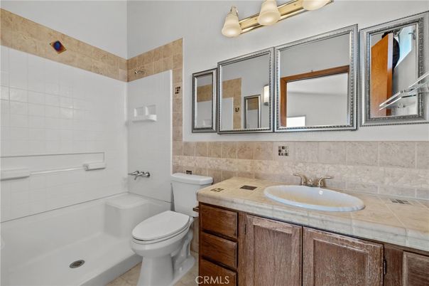 Bathroom, Interior, Tile Countertops