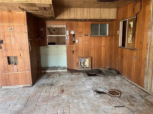 Empty room, Interior, Wooden Ceilings, Wooden Walls