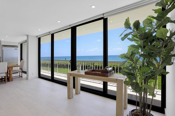 Interior, Recessed Lighting, Water, Wood Texture Flooring