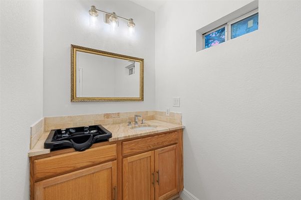 Bathroom, Interior, Tile Countertops