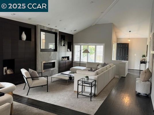 Fireplace, Interior, Living room, Pendant Lights, Recessed Lighting, Wood Texture Flooring