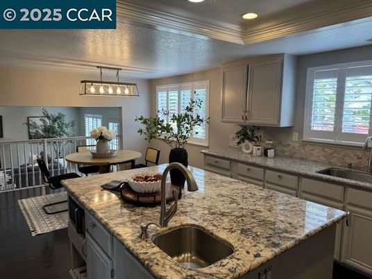 Dining room, Interior, Kitchen, Pendant Lights, Recessed Lighting