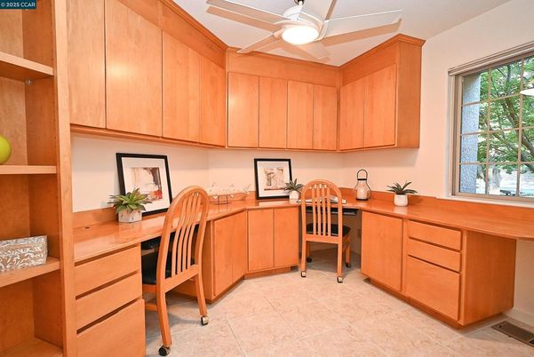 Home Office, Interior