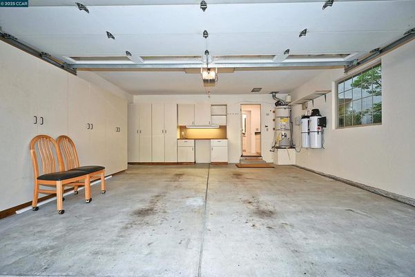 Garage, Interior