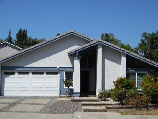 Attached, Exterior, Facade, Modern