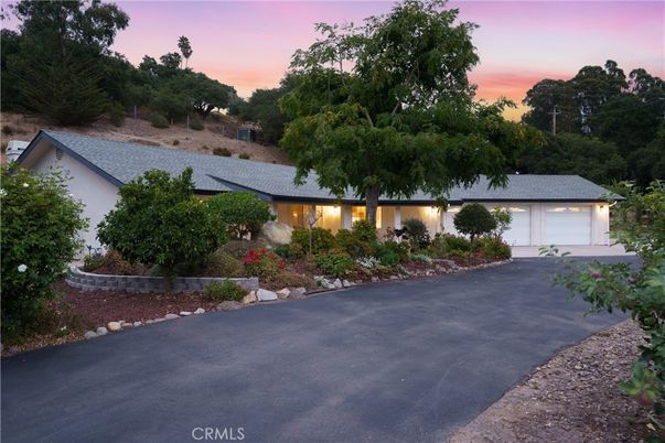 Attached, Backyard, Exterior, Facade, Ranch
