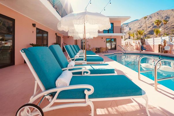 Exterior, Pool
