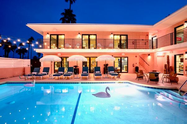 Exterior, Pool