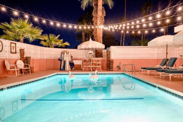 Exterior, Pool