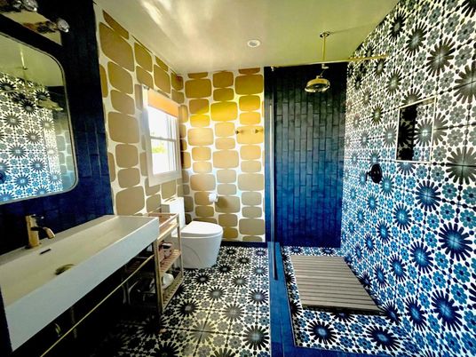 Bathroom, Interior, Recessed Lighting
