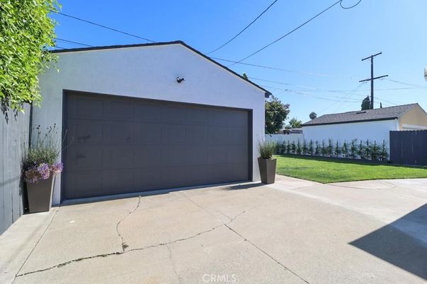 Detached Garage, Exterior