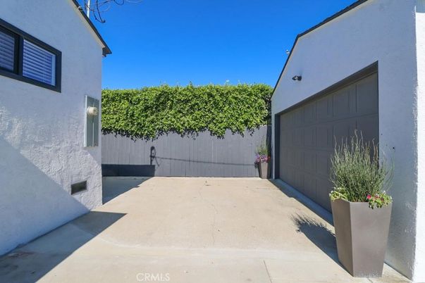 Detached Garage, Exterior