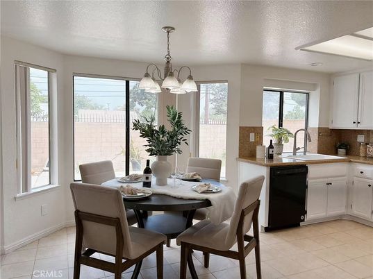 Chandelier, Dining room, Interior, Kitchen