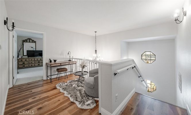 Interior, Pendant Lights, Wood Texture Flooring