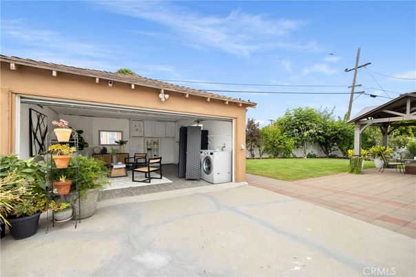 Backyard, Exterior, Washer