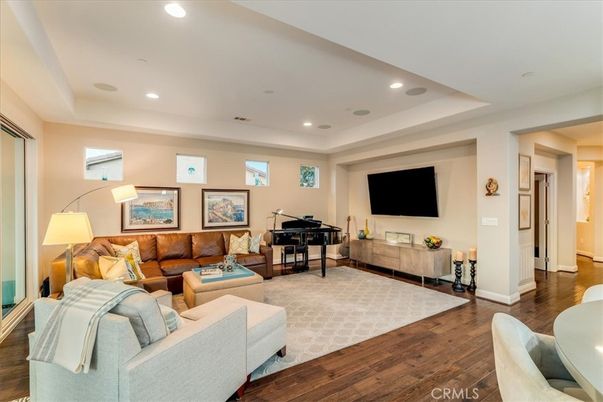Interior, Living room, Piano, Recessed Lighting, Wood Texture Flooring