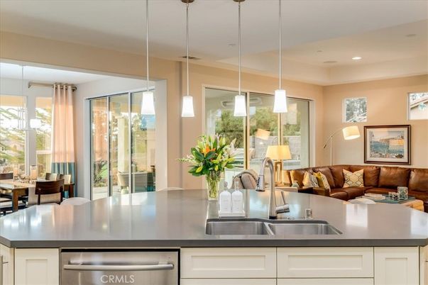 Interior, Kitchen, Living room, Pendant Lights, Recessed Lighting, Stainless Steel Appliances