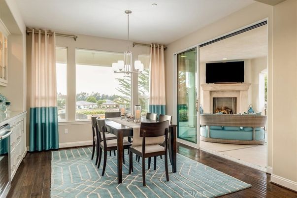 Chandelier, Dining room, Fireplace, Interior, Pendant Lights, Wood Texture Flooring