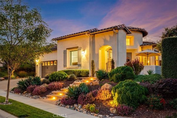 Attached, Exterior, Facade, Mediterranean