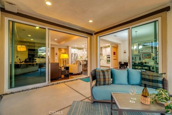 Interior, Living room, Pendant Lights, Recessed Lighting