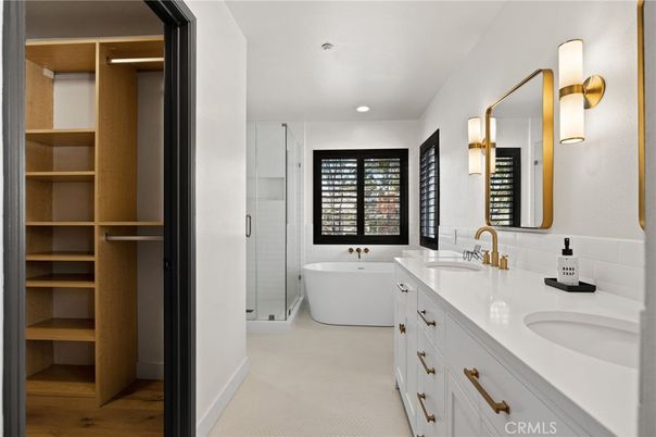 Bathroom, Dual Sink Vanities, Free Standing Baths, Interior, Recessed Lighting