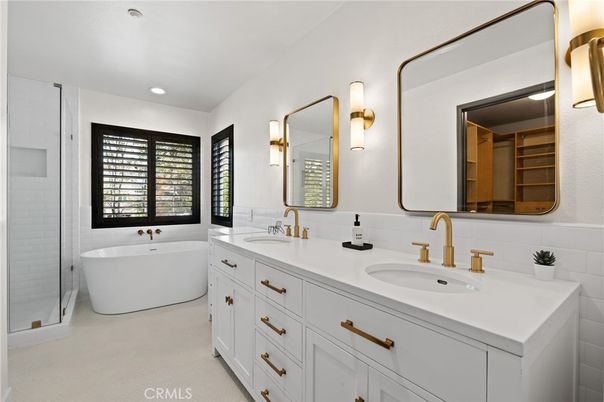 Bathroom, Dual Sink Vanities, Free Standing Baths, Interior, Recessed Lighting