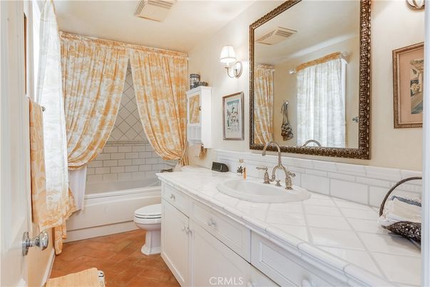 Bathroom, Interior, Tile Countertops