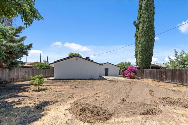 Backyard, Detached Garage, Exterior