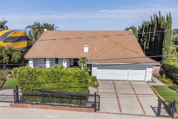 Backyard, Detached Garage, Exterior