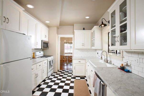 Dining room, Interior, Kitchen, Recessed Lighting