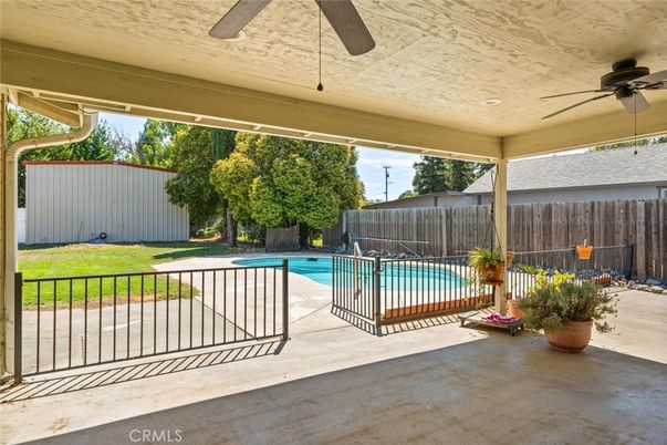 Exterior, Pool