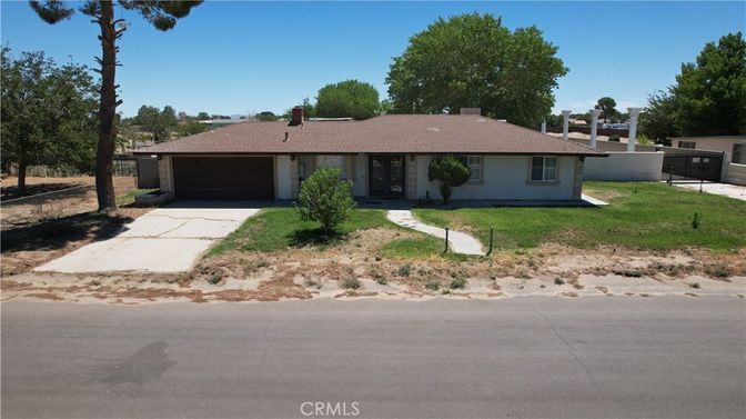 Attached, Exterior, Facade, Ranch