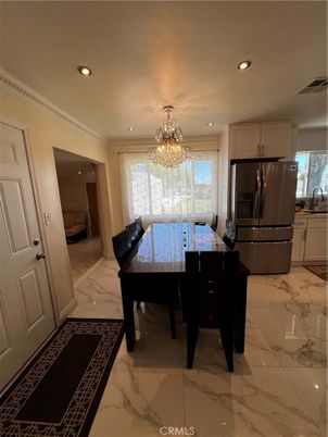 Chandelier, Dining room, Interior, Kitchen, Marble, Recessed Lighting