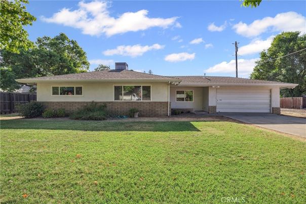 Attached, Backyard, Exterior, Facade, Brick Facade, Ranch