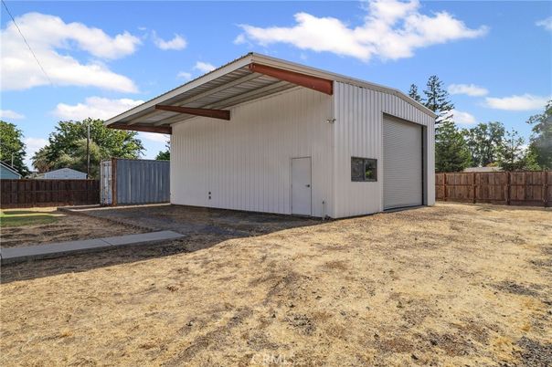 Backyard, Detached Garage, Exterior