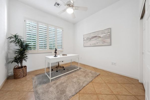 Home Office, Interior