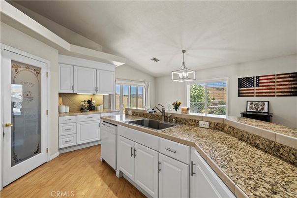 Interior, Kitchen, Pendant Lights, Wood Texture Flooring
