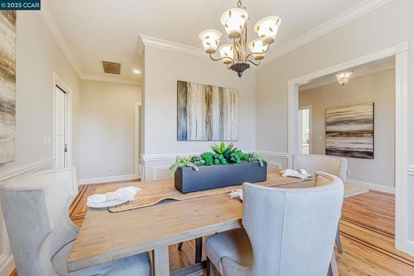 Chandelier, Dining room, Interior, Recessed Lighting, Wood Texture Flooring
