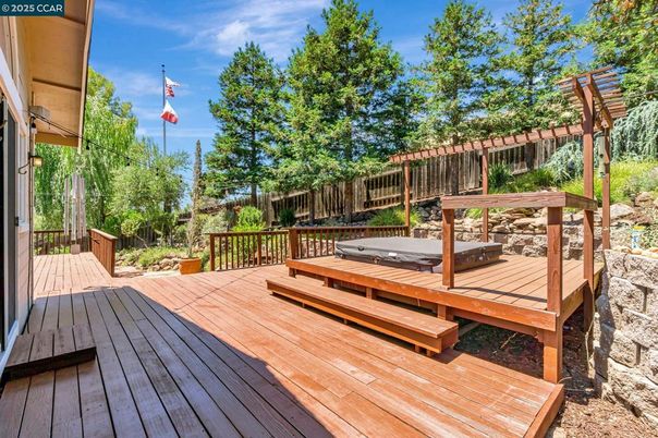 Exterior, Hot Tub