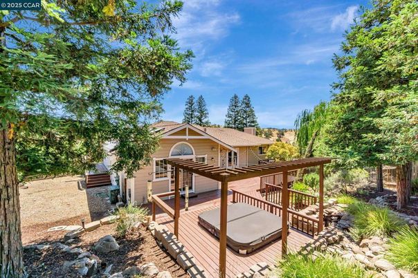 Backyard, Exterior, Hot Tub